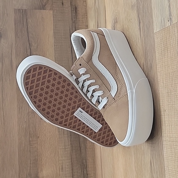 Van's old school Stackfo platform Brand new in the box authentic. - Picture 3 of 13